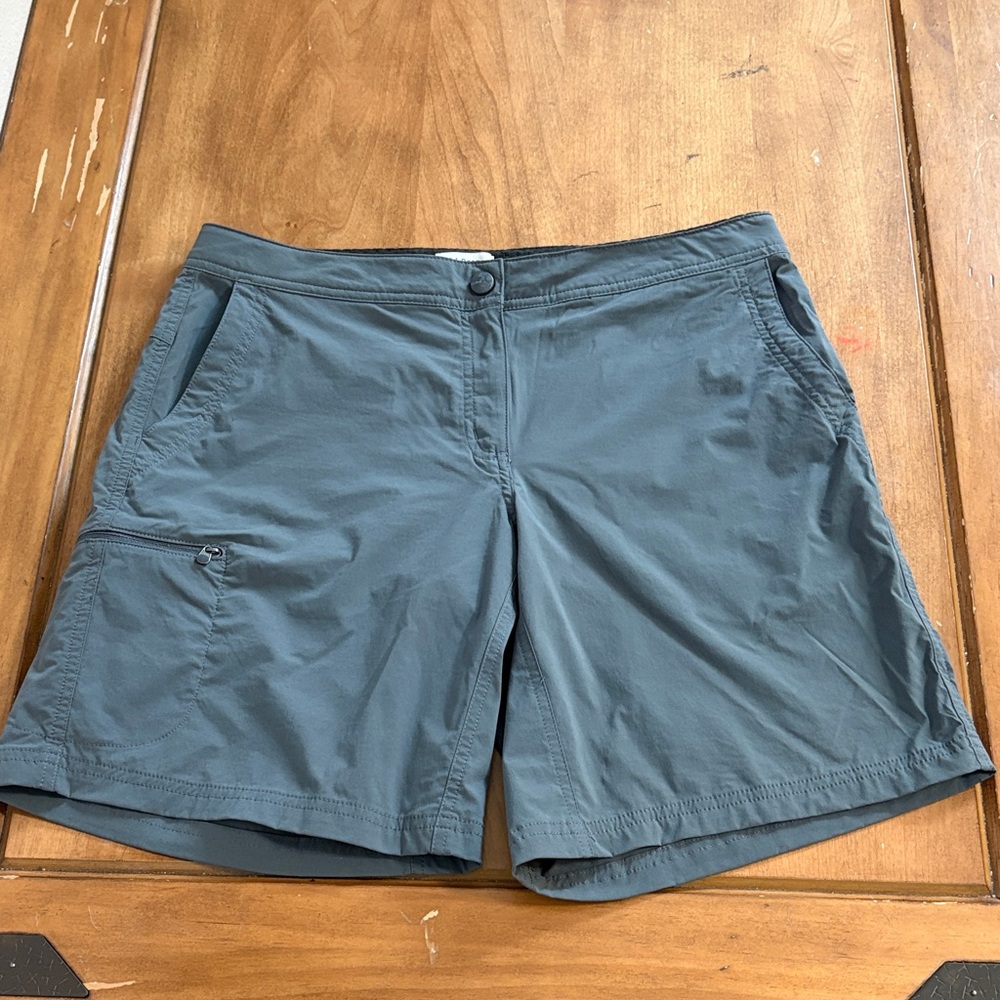 L.L. Bean Women's Cargo Shorts in Gray Size 10